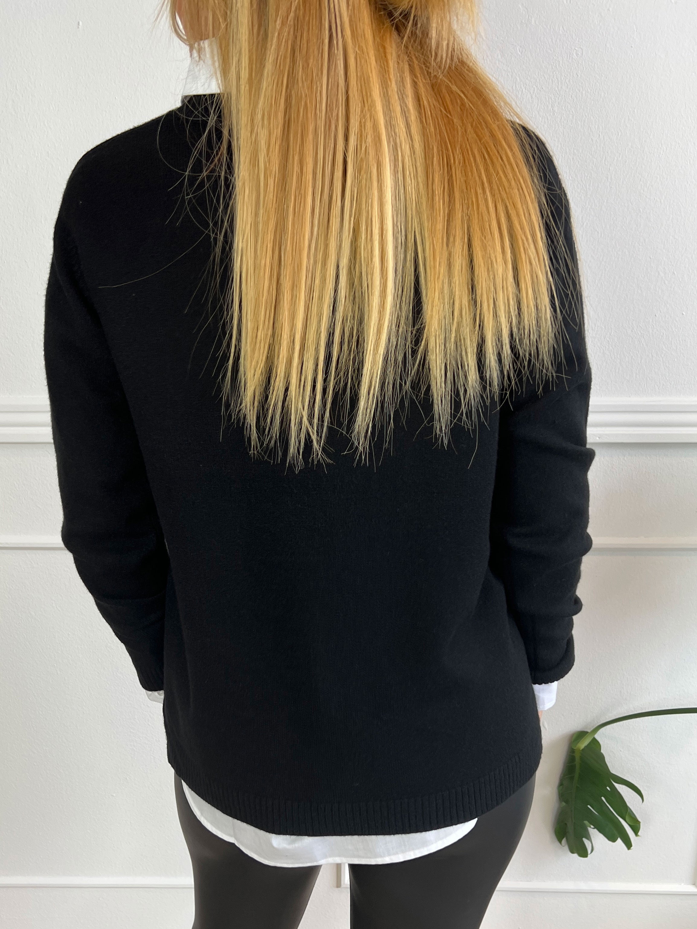 Tamara - Mjuk tröja med liten v-ringning